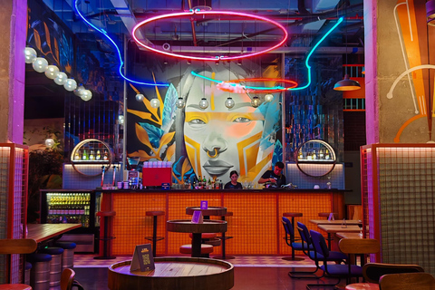 Medellín: Poblado Rooftops and Local Clubs Tour with Shots