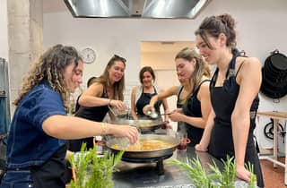 Echter Paella-Kochkurs – Marktbesuch & Sangría-Workshop