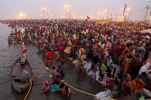 De Varanasi: Excursão de 4 dias Varanasi - Prayagraj Kumbh MelaSomente transporte