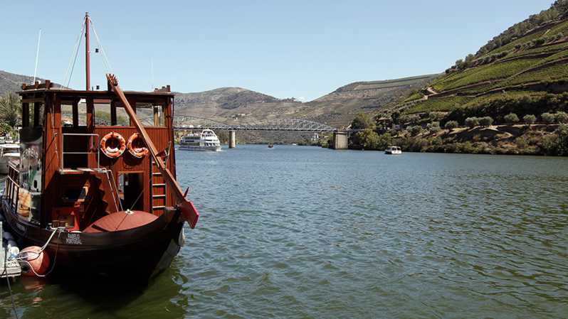 Porto: Douro Valley, Lunch, 2 Wineries & River Cruise