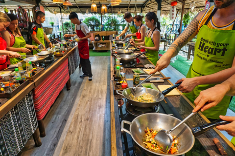 Chiang Mai: Traditional Thai-Akha Cooking Class& Market Tour Afternoon Cooking Session (4.30pm)
