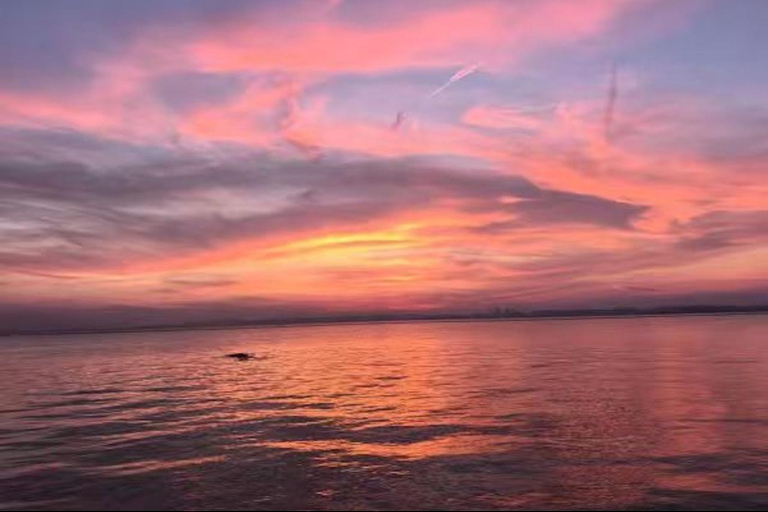 From Shanghai: Taihu Dongshan Hike & Lakeside Sunset Tour
