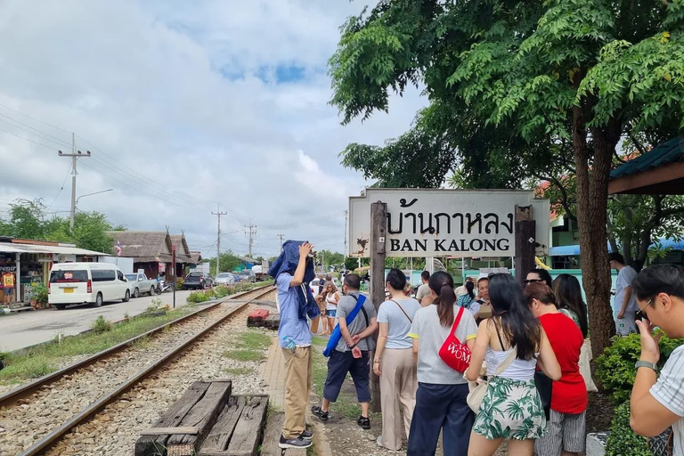 Bangkok Maeklong Train Ride, Floating Market & Dragon Temple Bangkok: Train Ride, Floating Market & Dragon Temple Tour