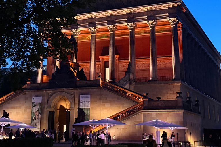 Berlin Night Walking Tour - Iconic Illuminated Landmarks Private Berlin Sunset Walking Tour - Iconic Landmarks