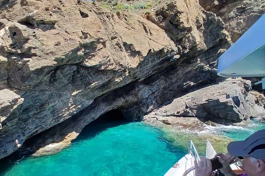 Komplette Tour der Insel Elba Grotta Azzurra Sansone Sant'Andrea Fetovaia. Foto: GetYourGuide Komplette Tour der Insel Elba Grotta Azzurra Sansone Sant'Andrea Fetovaia. Foto: GetYourGuide