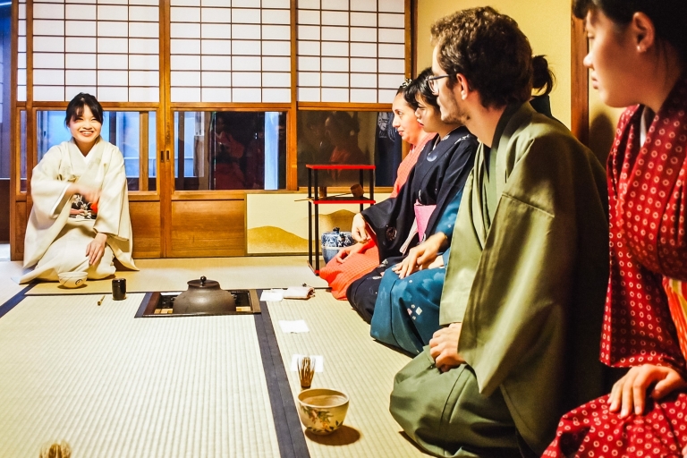 Kyōto: 45-minütige TeezeremonieAbend-Teezeremonie bei Kerzenlicht