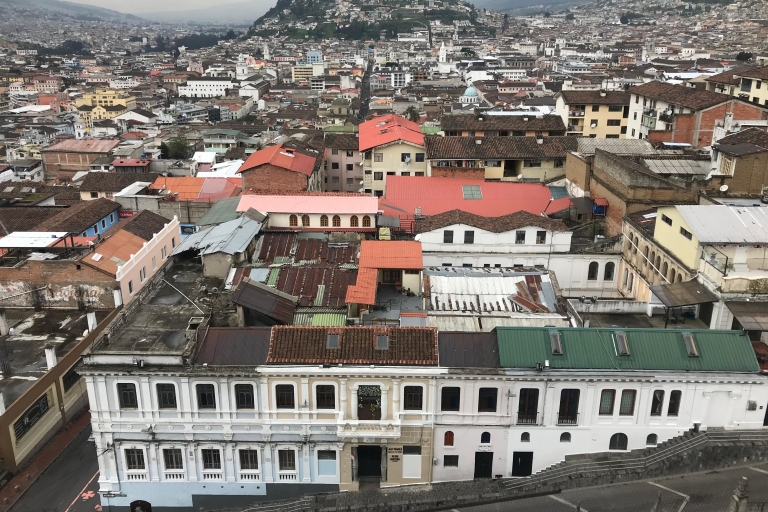 Escala en Quito, Ida y vuelta al aeropuerto