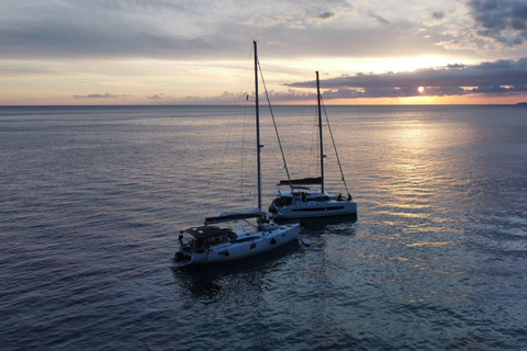 Palma: Sunset Sailing Trip with Tapas and Paddleboard