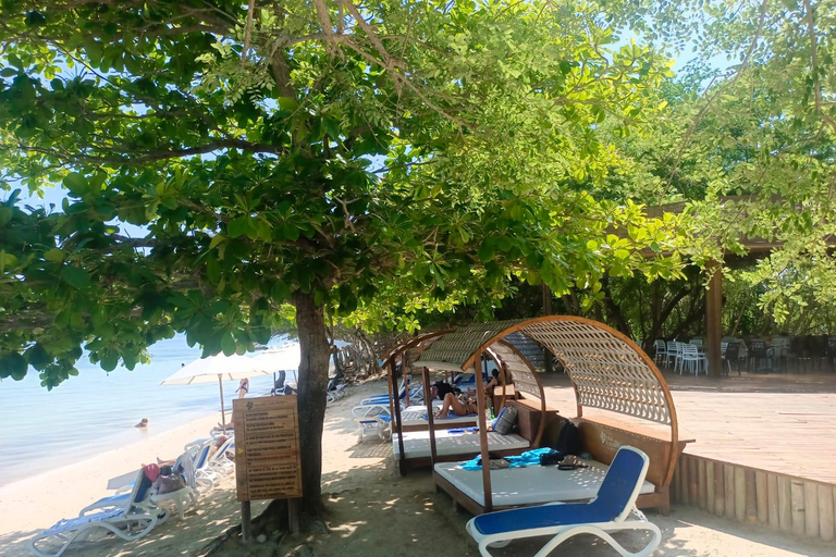 Rosario Islands: 5 Golden Islands Tour with Encanto Explorer Rosario Islands: 5 Islands Golden Charm Explorer Tour