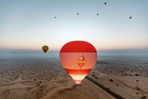 Dubaj: lot balonem na gorące powietrze nad pustynią
