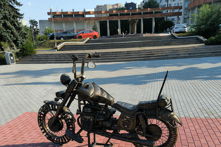 Walking Tour with Wine & Soviet Flea Market Visit - Chisinau