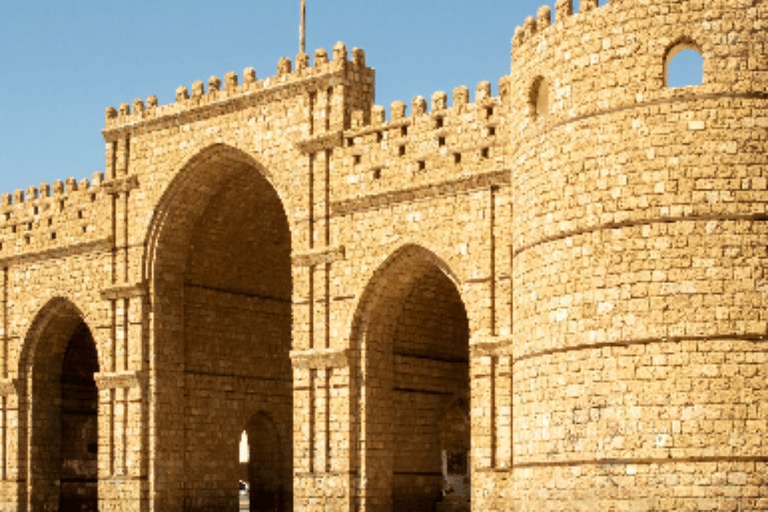 جدة: جولة إرشادية في المدينة القديمة والكورنيش والمسجد العائمجدة: يوم كامل خاص وفخم.