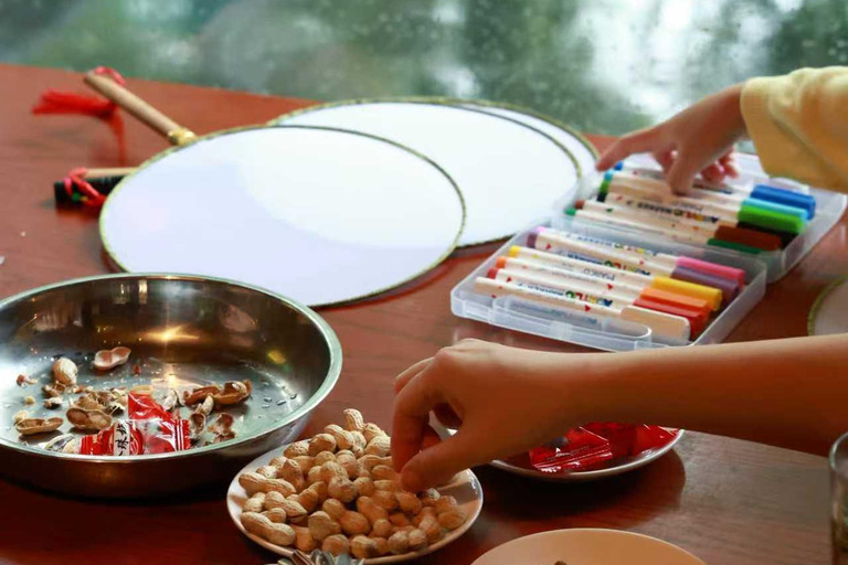 A classic half-day cruise on West Lake Bilingual Service：West Lake & Broken Bridge &Sculling Boat