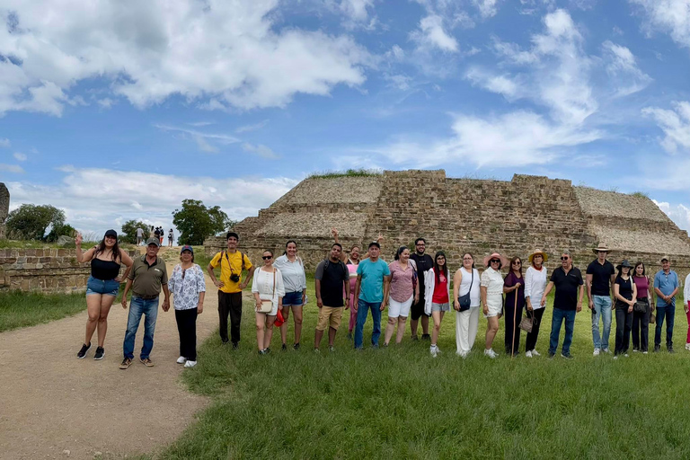Oaxaca: Premium Monte Alban and Master Artisans Tour Oaxaca: Premium Monte Albán and Master Artisans Tour