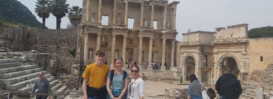 Depuis Kuşadası : Visite privée d'Éphèse et dégustation de vin