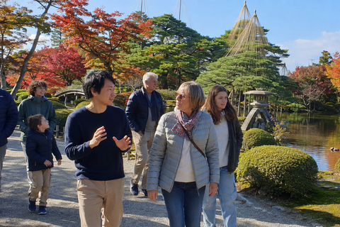 Kanazawa: Kenrokuen Autumn Colors & Castle Walk Early Bird 20% Off – Limited Autumn Offer