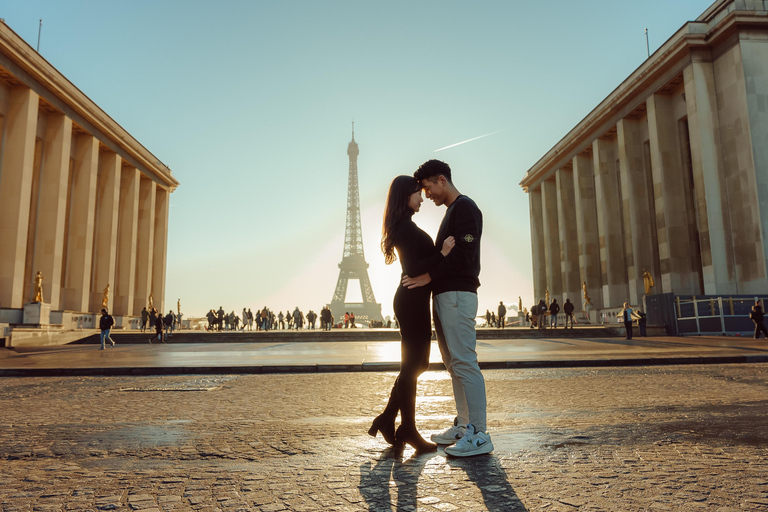 Paris: Eiffel Tower Street Photoshoot Paris: Eiffel Tower 15m Photoshoot - 5 Photos