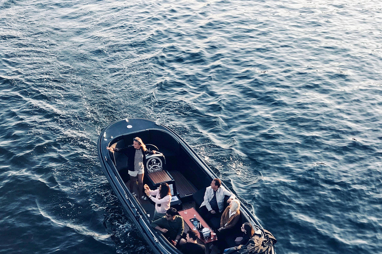 Copenhagen: Hidden Gems 2hr Social Boat Tour
