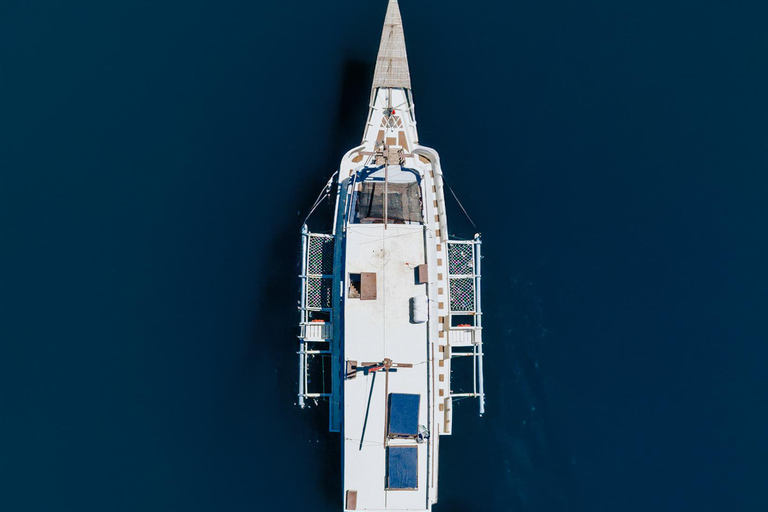 3-Day Komodo Cruise with Superior Boat & Dragon Guarantee Superior Boat - Sharing Room (4 Person/Room)