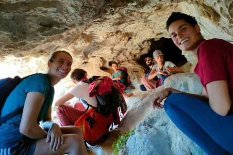 Vertigo hike: the Trou de l'Argent cave from Sisteron