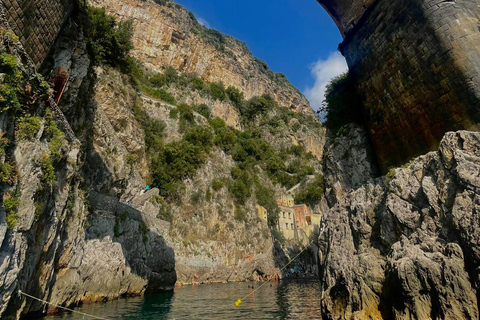 Sorrento: Amalfi Coast Boat Tour with Lunch & Swim