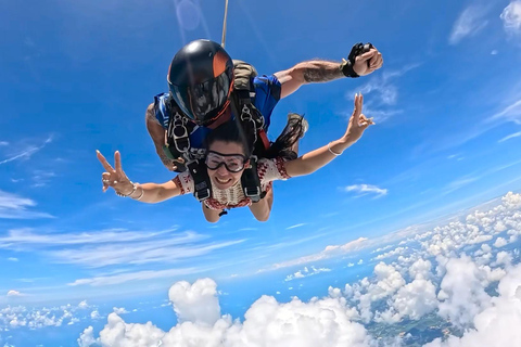 Pattaya-Bangkok Tandem Skydive with Ocean Views VIP Package