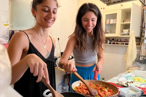 Pequeno-almoço turco autêntico: cozinha em casa com os habitantes locais