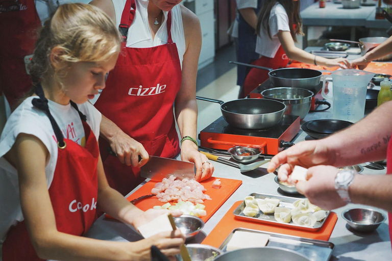 Shanghai: Chinese Cooking Class with Michelin Chef