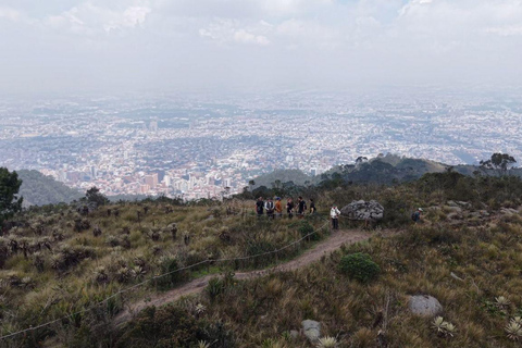 Bogota: Szlak turystyczny Las Moyas z przewodnikiemPrzewodnik mówiący po hiszpańsku