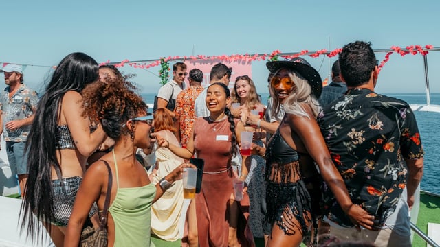 Barcelona: la fiesta en barco original de Barcelona.