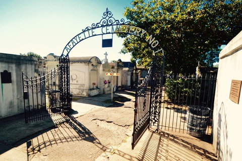 GARDEN DISTRICT / LAFAYETTE CEMETERY #1 TOUR