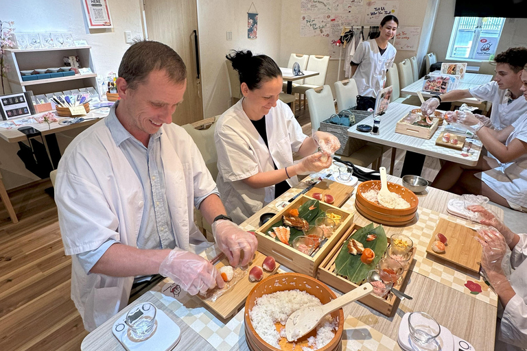 Osaka: Sushi Making in Spacious Studio with Certificate 10/1～Sushi Roll Making Experience