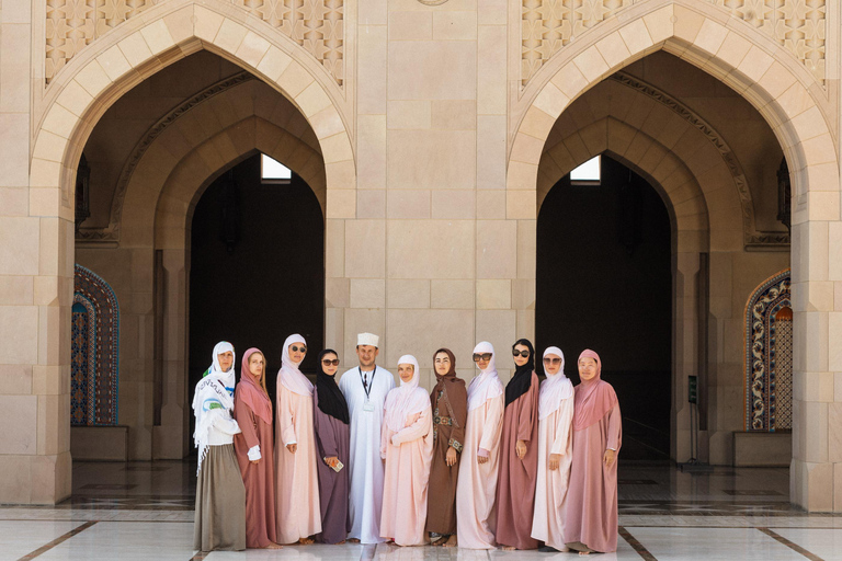 Guided Walking Tour of Sultan Qaboos Grand Mosque in Muscat