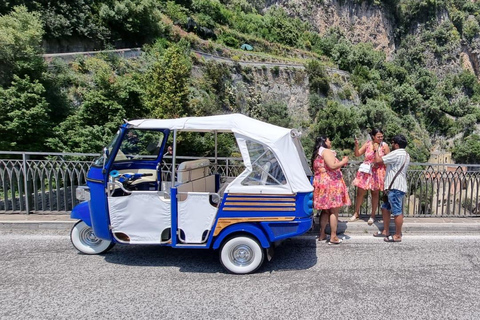 Tour romantico in tuk tuk con degustazione di vini nelle colline di Amalfi