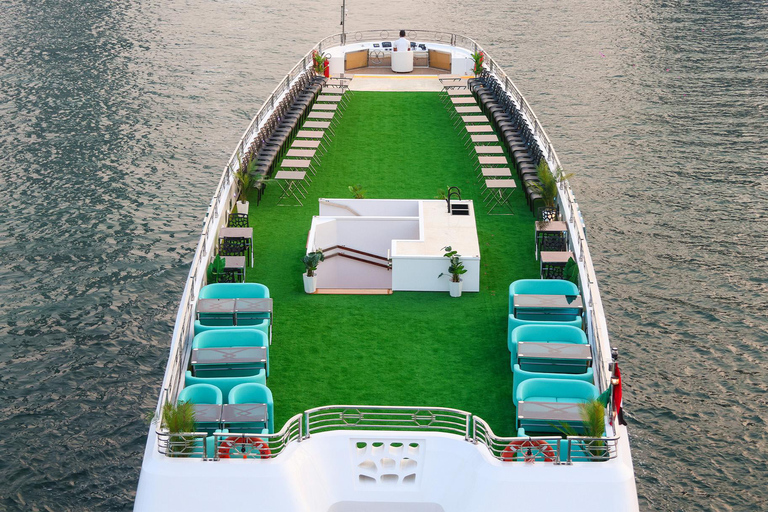 Abu Dhabi: Yas Marina Bay Megayacht Dinner Cruise & Buffet Yas Marina Megayacht Dinner Cruise with Buffet + soft drinks