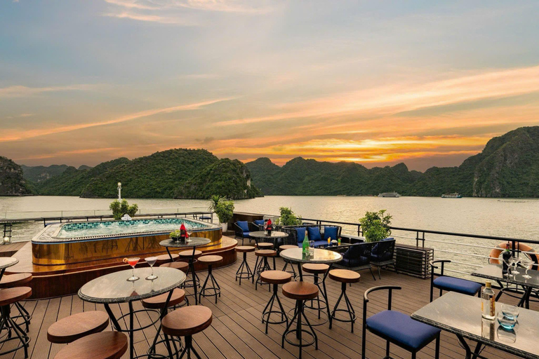 Hanoi: Ha Long bay 5 star cruise 2 day trip Meet at meeting point - Ha Long port
