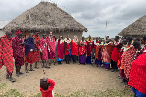 Arusha: Übernachtung im Massai-Dorf