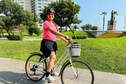 Lima: Miraflores & Barranco Guided Bike Tour