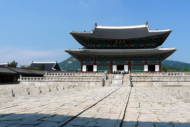 Seoul: Palace, Hanok Village & Jingwansa Temple Tour