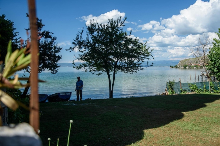 Alrededor del lago Albania desde Ohrid.