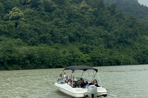 Excursão de 1 dia de Batumi para as cachoeirasExcursão de 1 dia de Batumi às cascatas