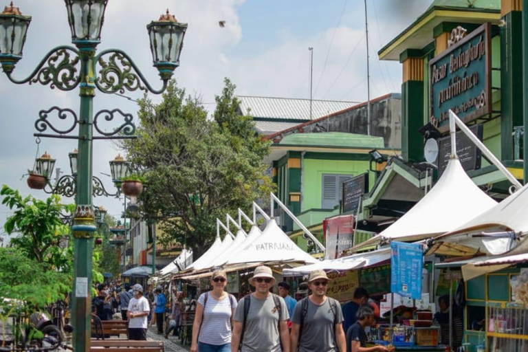 Yogyakarta: Discover Yogyakarta Walking Tour Small Group Tour