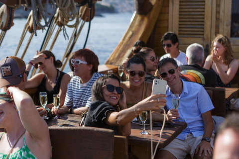 Dubrovnik: Galleon Sunset Cruise with a Live Guide & Drink Sunset Cruise in English