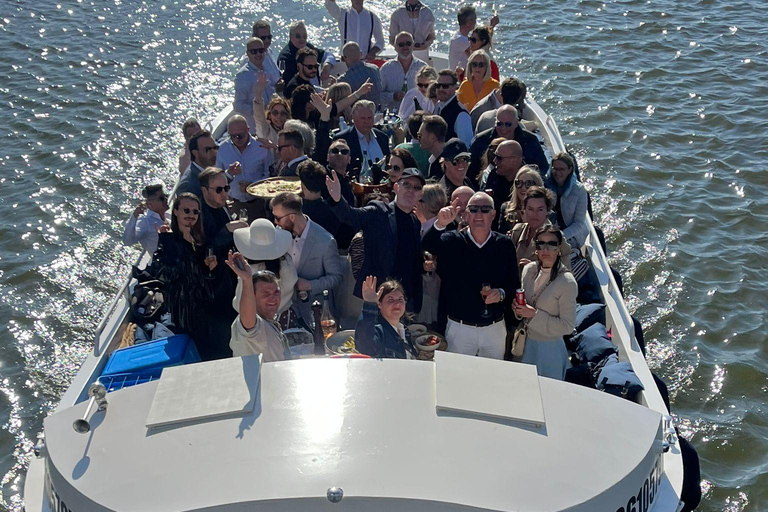 Antwerp: Private Harbor Cruise with Aperitif near the MAS XL Antwerp: Private Harbor Cruise with Aperitif near the MAS