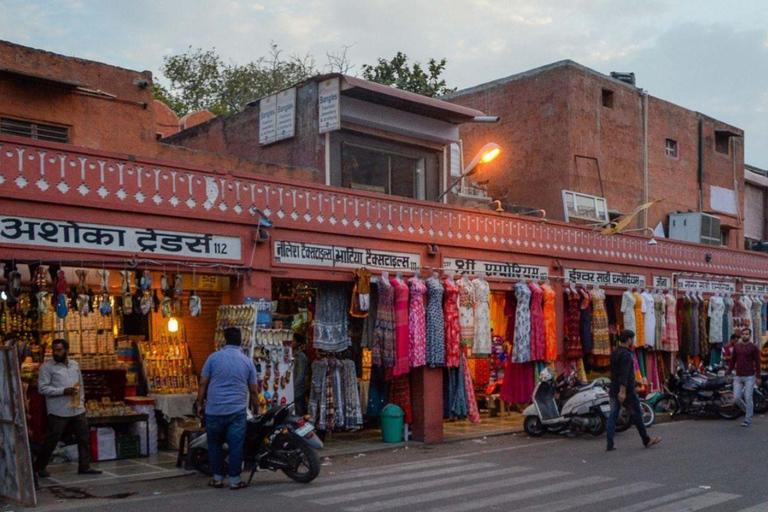 购物、Lac手镯制作和在哈瓦马哈尔拍照购物、Lac 手镯制作和哈瓦玛哈尔摄影