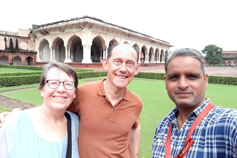 Viaje Privado en Coche el Mismo Día a Agra y Mathura VrindavanCoche AC + Guía + Entrada al Monumento