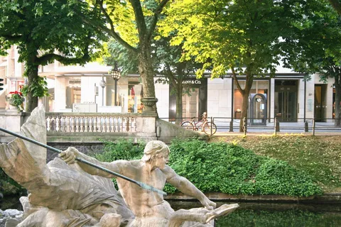 Düsseldorf: Grand Boulevard "The Kö" Self-Guided Walk
