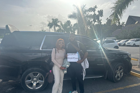 خدمة نقل سيارات الدفع الرباعي لكبار الشخصيات من/إلى مطار بونتا كانا