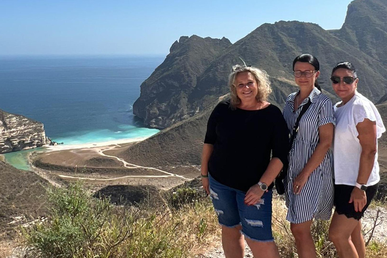 Salalah: West Coast Tour with Beaches and Cliffs