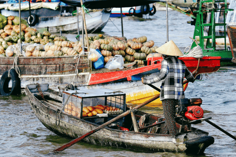 2-Day: The Floating Market - Bird Sanctuary - Flower VillageDeluxe Type - 3* hotel